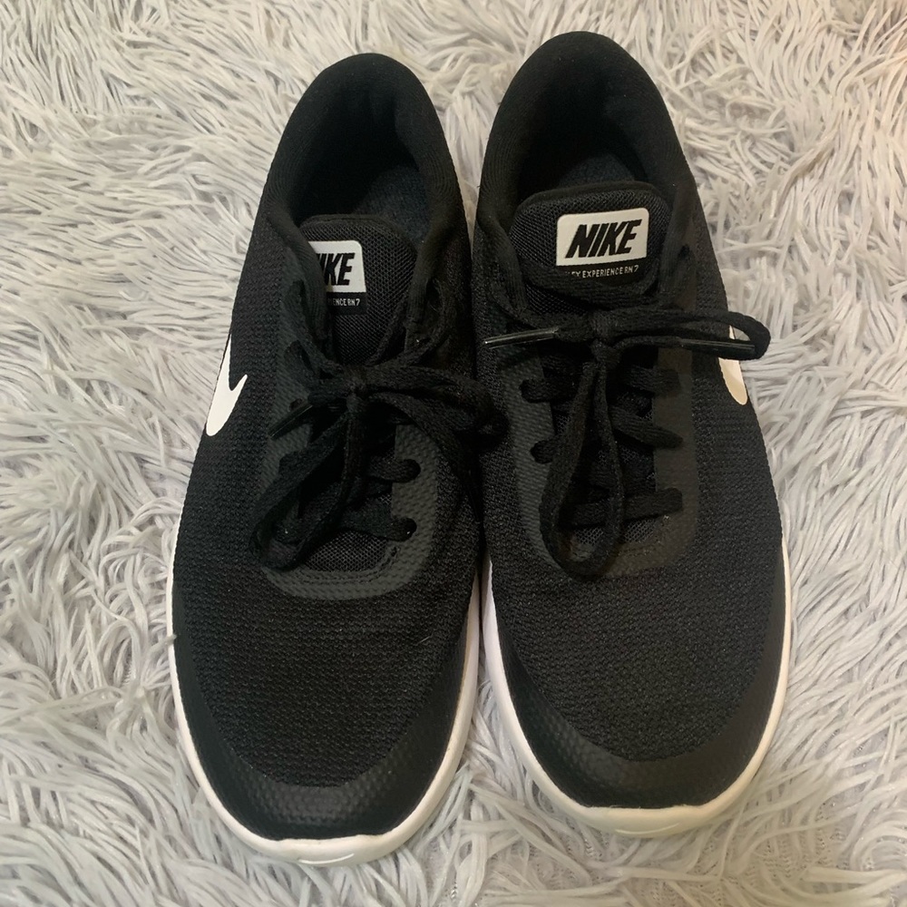 Nike Tennis Shoes